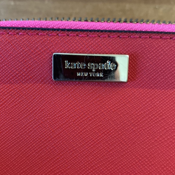 *SOLD on ♏️* Kate Spade Laurel Way Bonita Multicolored Striped Wallet - Picture 2 of 6